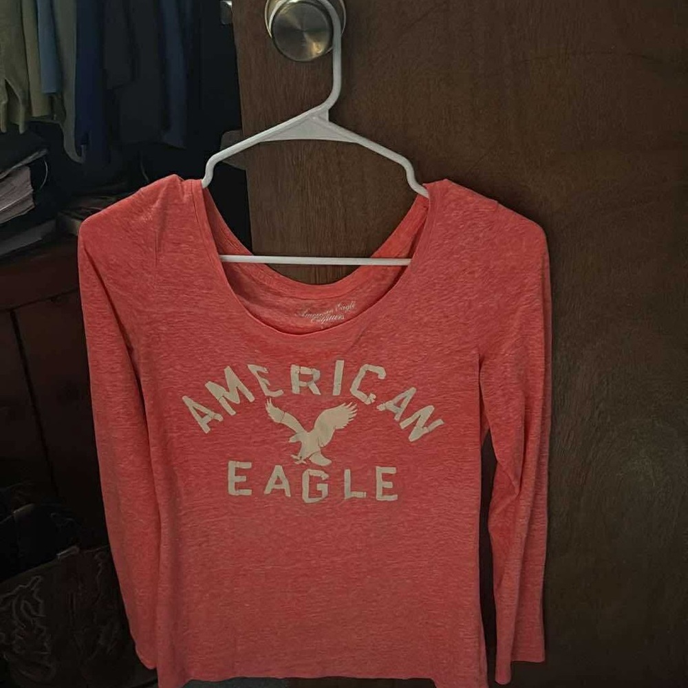 American Eagle Outfitters Coral Long Sleeve Tee